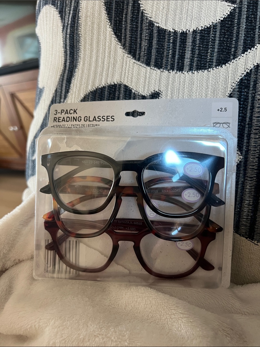NWT 3-Pack 2.5 power Reading Glasses Set - Black, Tortoiseshell, and Brown